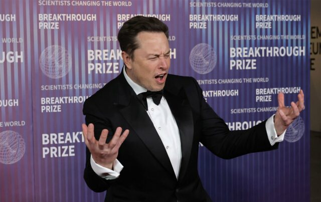 Acionistas da Tesla aprovam pacote de pagamento de US$ 1 LOS ANGELES, CALIFORNIA - APRIL 13: Elon Musk attends the 10th Annual Breakthrough Prize Ceremony at Academy Museum of Motion Pictures on April 13, 2024 in Los Angeles, California. (Photo by Kevin Winter/Getty Images)