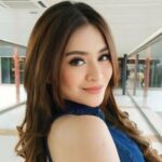 Acusada de apostasia por ter tirado o hijab, Nathalie Holscher admite agora sua religião...