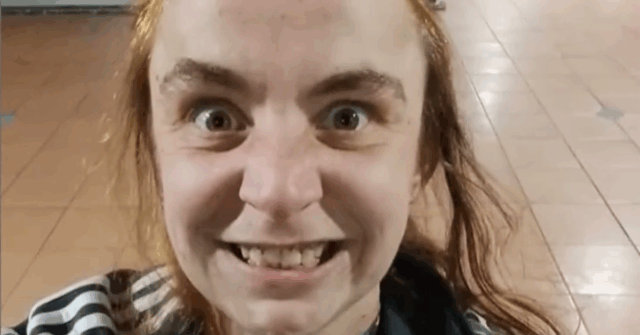 Acusado de esfaqueador do CBD de Melbourne tenta fiança apesar Lauren Darul é acusada de um terrível ataque aleatório em 2 de outubro, onde supostamente esfaqueou uma mulher no peito enquanto ela caminhava para o trabalho na Little Bourke Street.