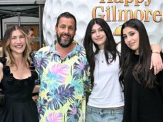 Adam Sandler se sente ‘culpado’ por fazer comédia stand-up na frente das filhas As melhores citações de Adam Sandler sobre paternidade Sou como o Papai Noel 136