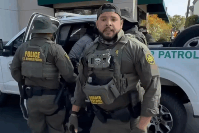 Isaiah Hodgson visto no notório vídeo viral da prisão de Adrian Martinez em Pico Rivera, Califórnia, em 17 de junho de 2025 (LA Times/TikTok)