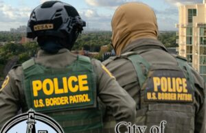 Agente federal dá vários socos no rosto de homem algemado, em vídeo patrulha de fronteira de chicago principal getty 2