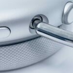 AirPods Max sofrendo as três luzes âmbar da morte | Close do conector