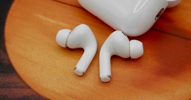 AirPods Pro 3 e AirPods 4 com ANC caem para seus melhores preços na Black Friday Week
