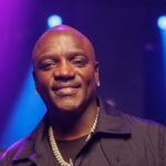 Akon foi preso em Atlanta com base em um mandado judicial antes de partir para datas de turnê na Índia