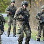 Alemanha revela novos incentivos para impulsionar o recrutamento militar em meio à crescente ameaça da Rússia