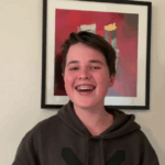 Max McKenzie morreu de anafilaxia após consumir acidentalmente nozes às quais era alérgico enquanto estava na casa de um parente em agosto de 2021.