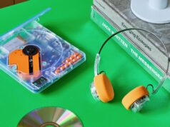 Alerta de tendência: CD players Bluetooth de alta tecnologia me deixam nostálgico da era da mix tape Shanling ec zero akm cd player portátil com tampa aberta