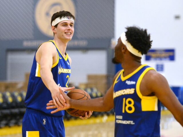 Alex Toohey, do Santa Cruz Warriors, durante o media day do time na Kaiser Permanente Arena em Santa Cruz, Califórnia, na segunda-feira, 3 de novembro de 2025. (Doug Duran/Bay Area News Group)