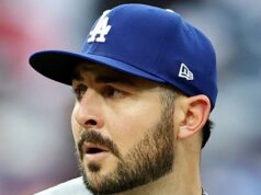 Alex Vesia lamenta a morte da filha, ‘Você está sempre conosco’ alex-vesia-getty-1