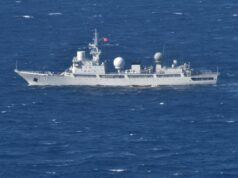 Aliado dos EUA acompanha navio espião da China navegando pelo território Aliado dos EUA acompanha navio espião da China navegando pelo território