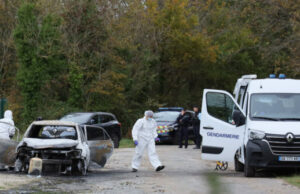 ‘Allahu Akhbar’: Suspeito preso após atropelamento ‘deliberadamente’ de pedestres 'Allahu Akhbar': Suspeito preso após atropelamento 'deliberadamente' de pedestres