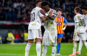 Alonso defende Mbappé e Vini Jr. Alonso defende Mbappé e Vini Jr.