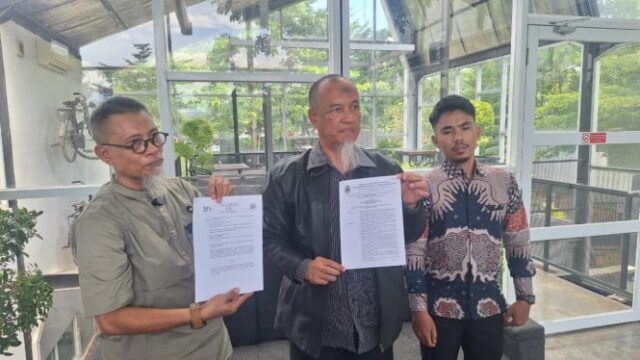 Alunos de escolas profissionais em Bogor FAZEM por fumar e assistir vídeos pornográficos, pais convocados da escola
