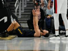Análise instantânea do Warriors: a grande noite de Steph Curry não foi suficiente para levar o time aos imponentes Blazers O armador do Golden State Warriors, Brandin Podziemski, reage após fazer uma cesta de 3 pontos durante o primeiro tempo de um jogo de basquete da Copa da NBA contra o Portland Trail Blazers, sexta-feira, 21 de novembro de 2025, em San Francisco. (AP Photo/Godofredo A. Vásquez)