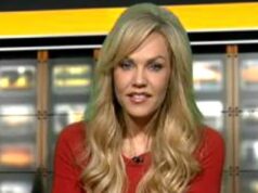 Âncora feminina, 47, acusada de assassinar sua mãe enquanto policiais revelam uma horrível cena de crime no quarto Angelynn Mock, uma ex-apresentadora de TV, foi presa em Wichita, Kansas, na sexta-feira, em conexão com a morte por esfaqueamento de sua mãe, Anita Avers, de 80 anos.