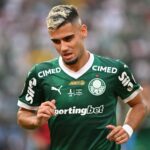 Andreas Pereira playing for Palmeiras vs Flamengo
