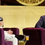 Amizade de Andy Cohen com ex-donas de casa com quem ele ainda se dá bem