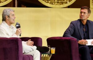 Andy Cohen desvia a pergunta de Jeff Lewis na BravoCon sobre multar donas de casa Amizade de Andy Cohen com ex-donas de casa com quem ele ainda se dá bem