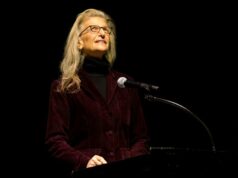 Annie Leibovitz não queria fazer um álbum de fotos sobre mulheres. Mas o resultado é impressionante Annie Leibovitz não queria fazer um álbum de fotos sobre mulheres. Mas o resultado é impressionante