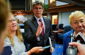 Ao contrário, os republicanos de Indiana avaliarão a pressão de Trump por um novo mapa do Congresso Yahoo news home