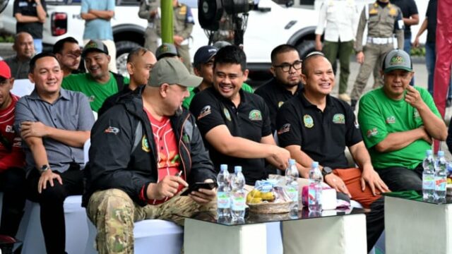 Apoiando atividades automotivas e turismo de aventura, o governador Bobby Apoiando atividades automotivas e turismo de aventura, o governador Bobby Nasution faz isso