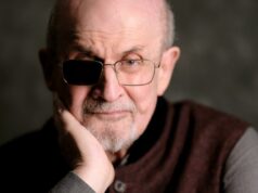 Após ataque esfaqueado, as novas histórias de Salman Rushdie enfrentam mortalidade e realismo mágico Após ataque esfaqueado, as novas histórias de Salman Rushdie enfrentam mortalidade e realismo mágico