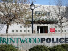 Após destaque da mídia, a polícia de Brentwood faz a primeira declaração pública sobre a morte de uma mulher ‘envolvida na aplicação da lei’ Após destaque da mídia, a polícia de Brentwood faz a primeira declaração pública sobre a morte de uma mulher 'envolvida na aplicação da lei'