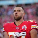 Apresentação do hino nacional antes que Chiefs-Cowboys chame a atenção