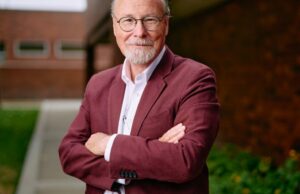 Arellano: curtas e lindas leituras do sul da Califórnia para nossos tempos de destruição Arellano: curtas e lindas leituras do sul da Califórnia para nossos tempos de destruição