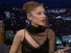 Ariana Grande brinca sobre sua próxima temporada no ‘Saturday Night Live’ com Cher Marks como ‘um dos episódios mais gays’ | Vídeo Ariana Grande brinca sobre sua próxima temporada no 'Saturday Night Live' com Cher Marks como 'um dos episódios mais gays' | Vídeo