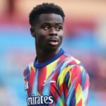 LONDRES, INGLATERRA - 15 DE NOVEMBRO: Gabriel Magalhães, do Brasil, reage ao ser substituído após sofrer uma lesão durante o amistoso internacional entre Brasil e Senegal, no Emirates Stadium, em 15 de novembro de 2025, em Londres, Inglaterra. (Foto de Ryan Pierse/Getty Images)