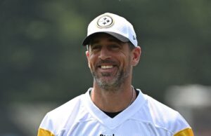 As esposas do Pittsburgh Steelers afirmam que não conheceram a esposa do QB Aaron Rodgers Aaron Rodgers quebra o hiato nas redes sociais pela primeira vez desde o casamento surpresa