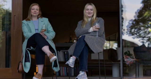 As maiores diferenças entre o programa 'All Her Fault' do Tudo culpa dela