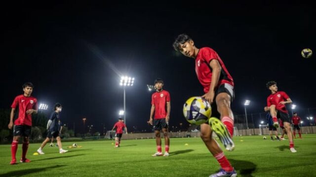 As melhores orações de Erick Thohir antes da primeira partida da seleção sub-17 da Indonésia na Copa do Mundo
