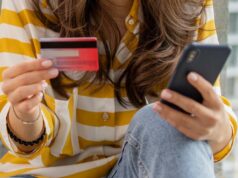 As vendas estão atraindo quase metade dos australianos a gastar muito As vendas estão atraindo quase metade dos australianos a gastar muito