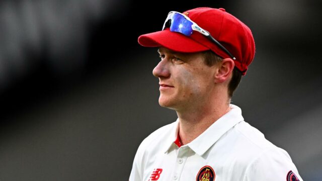 Ashes 2025-26: O ex-carpinteiro Doggett vê a estreia após desbastar
