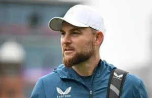 Ashes: Brendon McCullum pede aos torcedores ingleses que mantenham a fé na abordagem do time Ashes: Brendon McCullum pede aos torcedores ingleses que mantenham a fé na abordagem do time