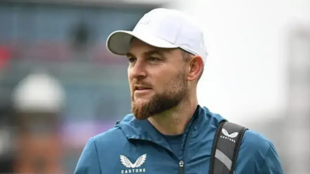 Ashes: Brendon McCullum pede aos torcedores ingleses que mantenham a fé na abordagem do time
