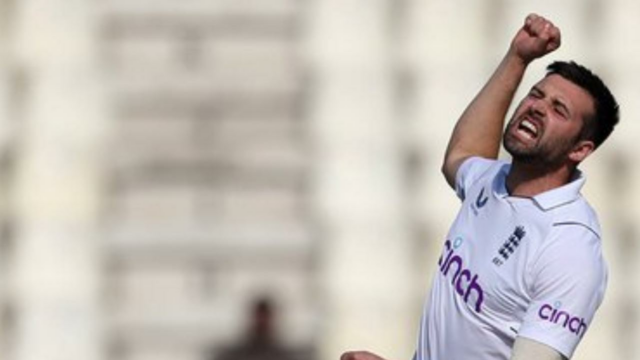 Ashes: O astro marcapasso da Inglaterra, Mark Wood, está de Ashes: O astro marcapasso da Inglaterra, Mark Wood, está de volta jogando boliche nas redes