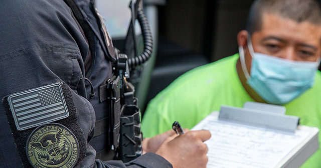 Assista ao vivo: Congresso investiga último censo contando estrangeiros ilegais Assista ao vivo: Congresso investiga último censo contando estrangeiros ilegais