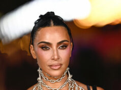 Assistir: Médico diz a Kim Kardashian que ela tem atividade cerebral ‘baixa’ Assistir: Médico diz a Kim Kardashian que ela tem atividade cerebral 'baixa'
