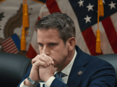 Assunto do documento ‘O Último Republicano’ Adam Kinzinger fala sobre Trump, Epstein e o fim do Partido Republicano Assunto do documento 'O Último Republicano' Adam Kinzinger fala sobre Trump, Epstein e o fim do Partido Republicano