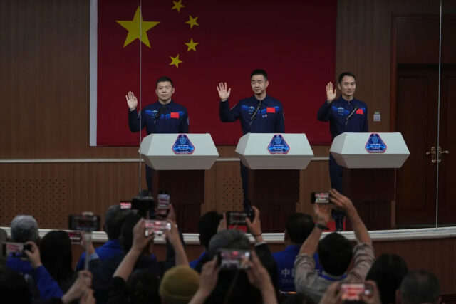 Astronautas presos na China retornarão da estação espacial em espaçonave Yahoo news home