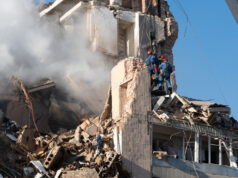 Ataques russos no oeste da Ucrânia matam e ferem dezenas Ataques russos no oeste da Ucrânia matam e ferem dezenas