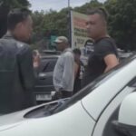 Atendente de estacionamento viral em evento de formatura da Unpad fixa preço em até IDR 40 mil