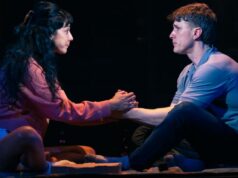 ‘Atividade Paranormal’ no Ahmanson é verdadeiramente assustadora. E pode ser a melhor produção encenada do ano 'Atividade Paranormal' no Ahmanson é verdadeiramente assustadora. E pode ser a melhor produção encenada do ano