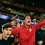 Atlético de Madrid multado por comportamento racista de torcedores em jogo da Liga dos Campeões contra o Arsenal