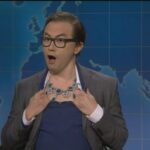 Atualização de fim de semana do 'SNL': Michael Che brinca sobre a perda do título do príncipe Andrew, George Santos, de Bowen Yang, revela que roubou o Louvre