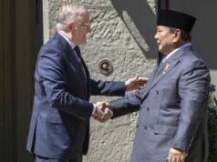 Austrália assinará acordo de defesa “histórico” com o quarto maior país do mundo O primeiro-ministro Anthony Albanese dá as boas-vindas ao presidente indonésio, Prabowo Subianto, na Kirribilli House. Quarta-feira, 12 de novembro de 2025.